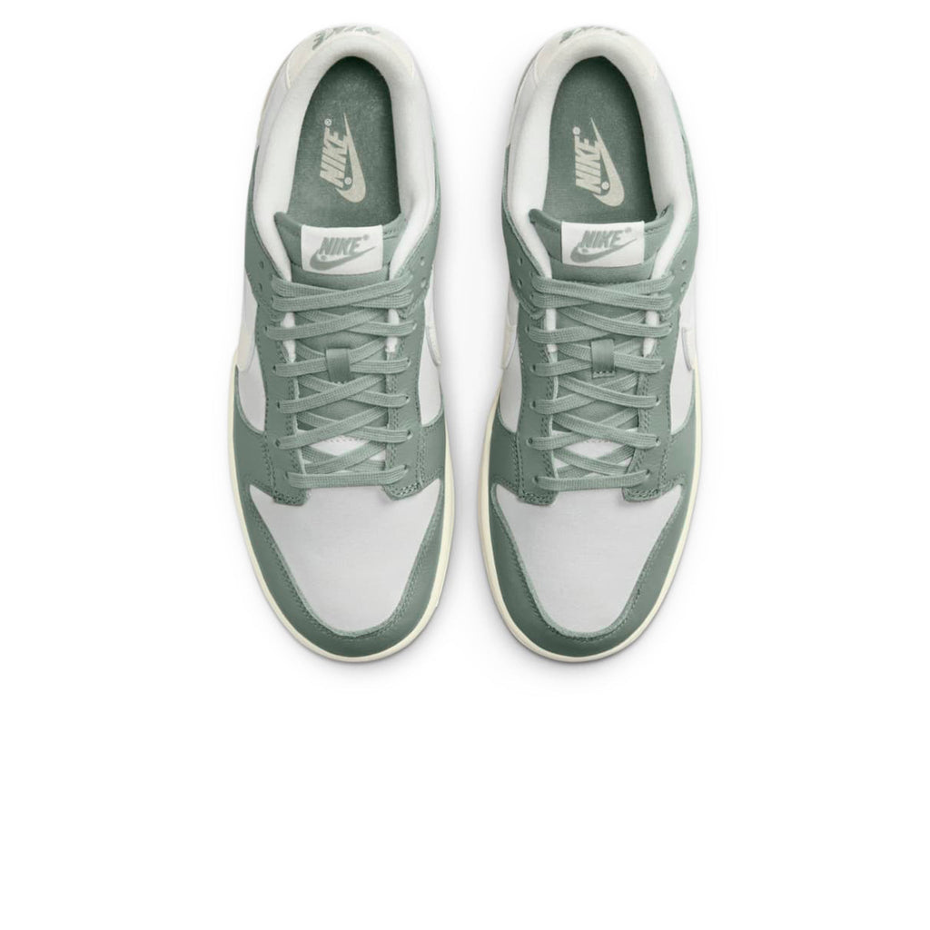Nike Dunk Low Mica Green Sneakers