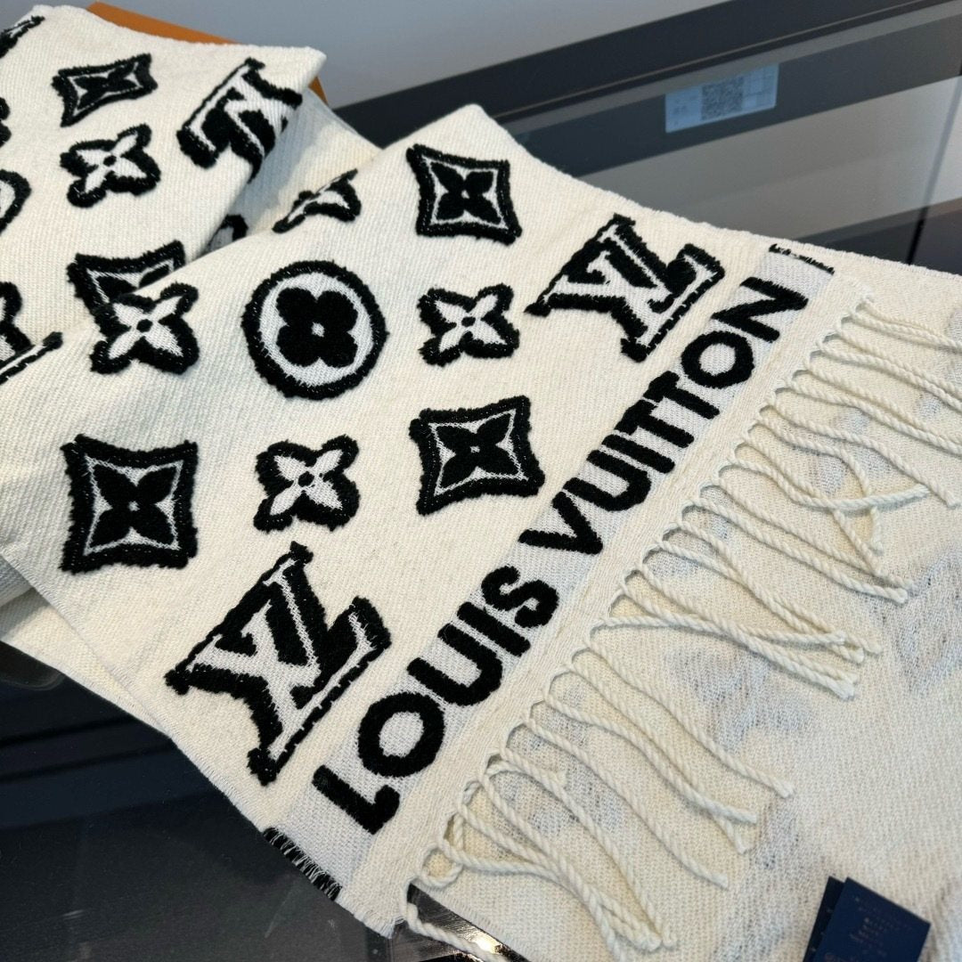 Louis Vuitton White and Black Graphic Scarf — detail