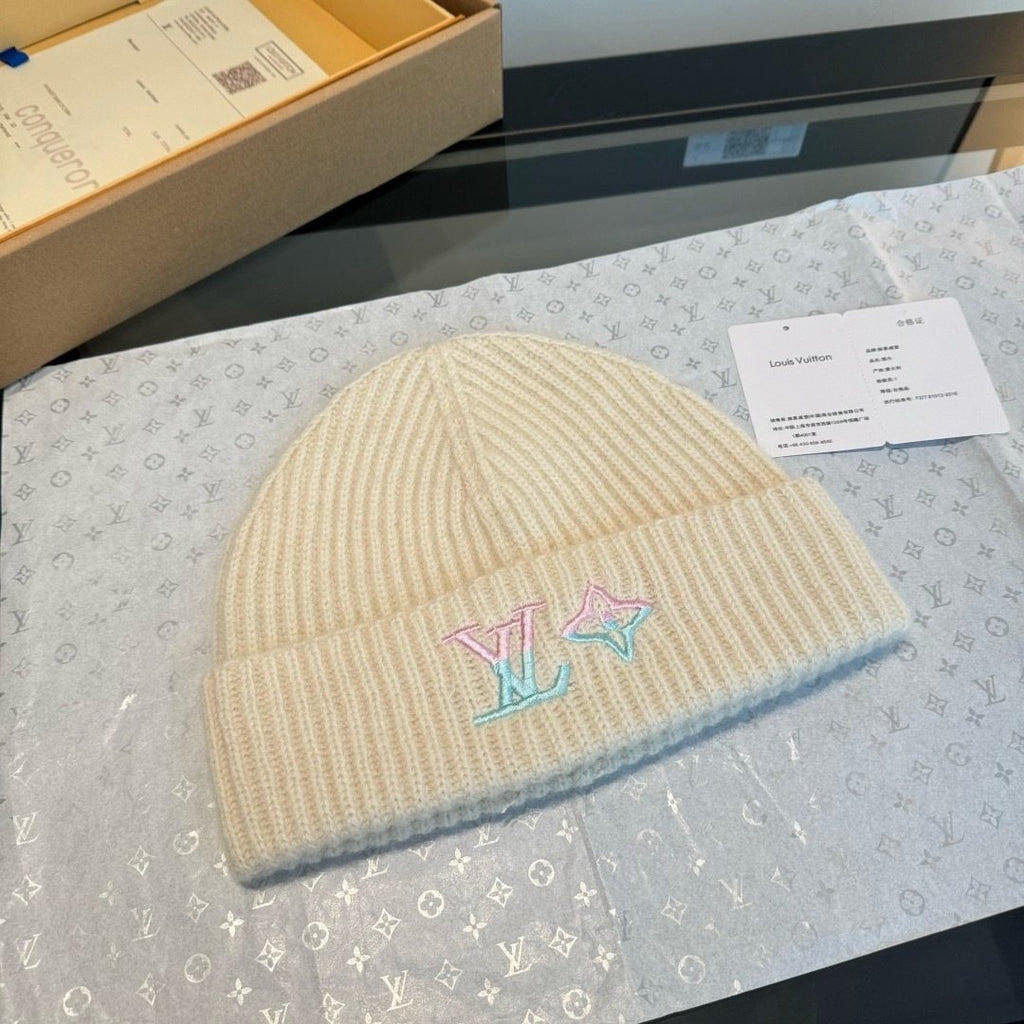 Louis Vuitton Cream Rib-Knit Scarf and Beanie Set — detail