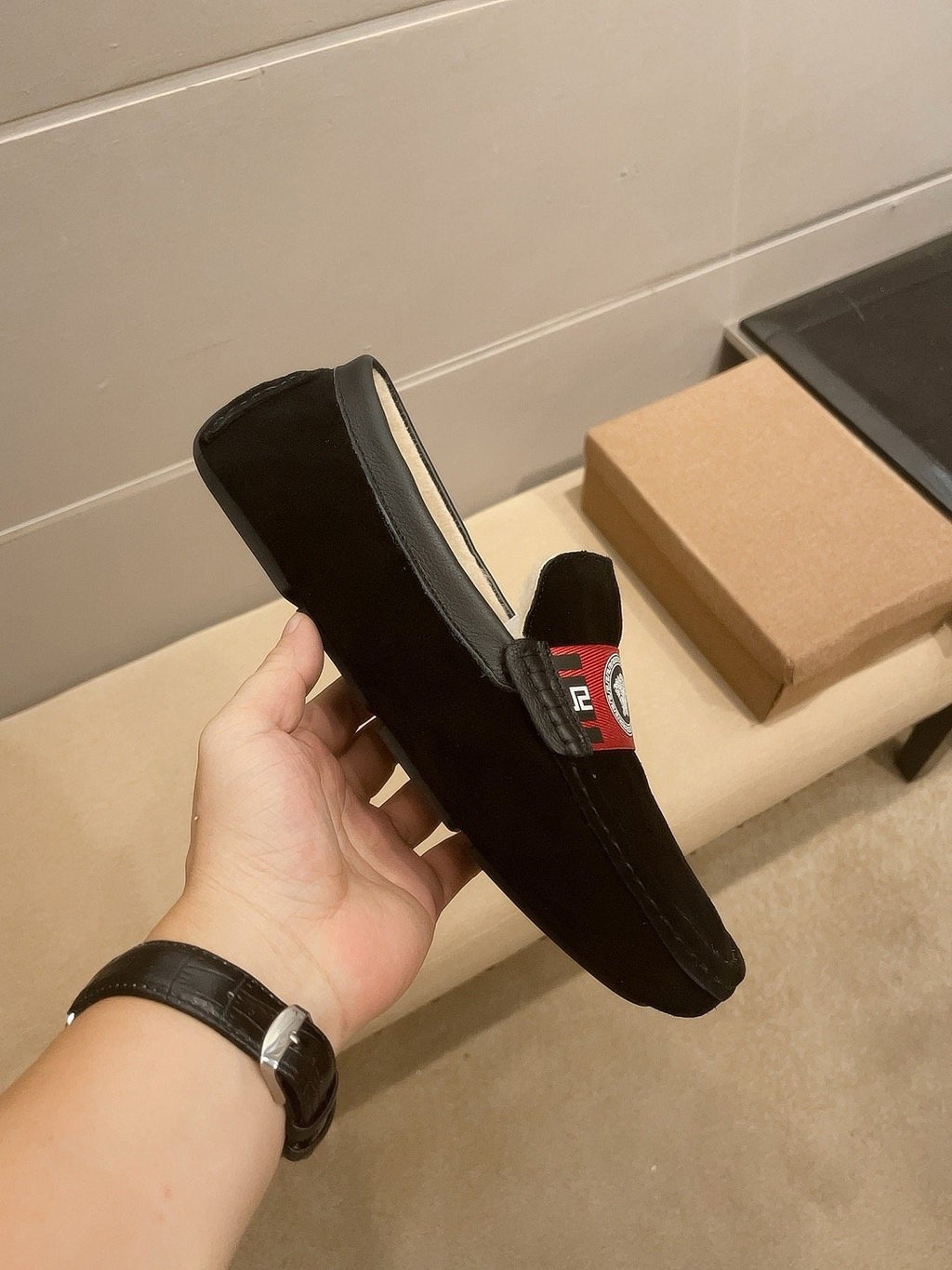 微商相册测试鞋子-Versace Black Red Accent Slip-On Loafers — side