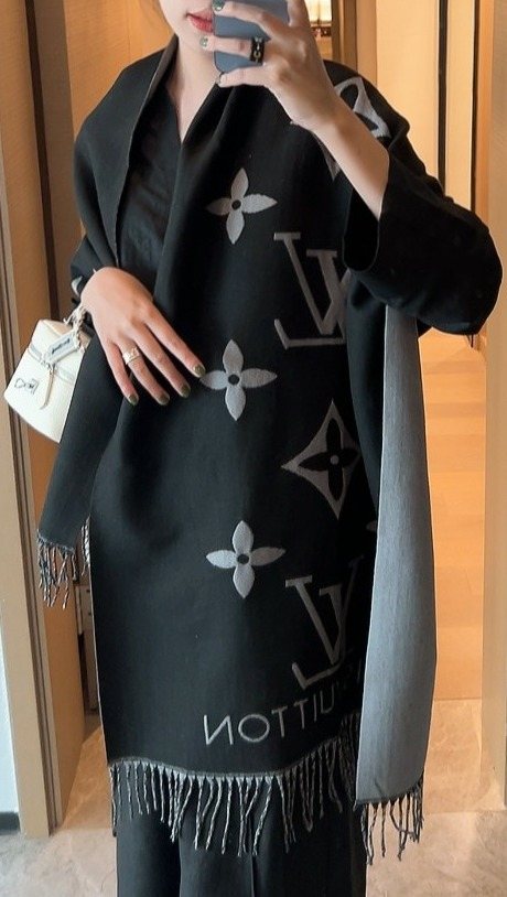 Louis Vuitton Floral Fringed Scarf — hero