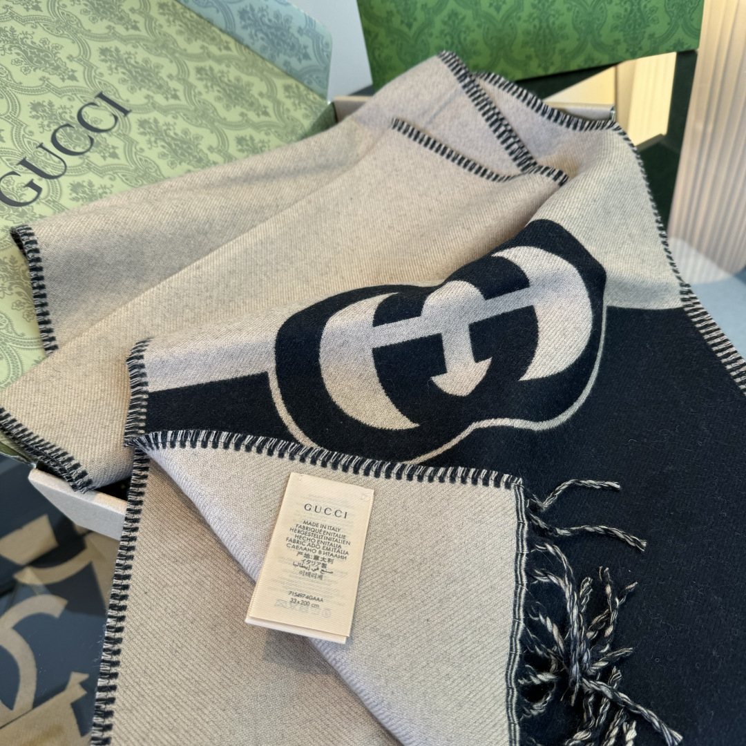 Gucci Black and Beige Fringe Scarf — side