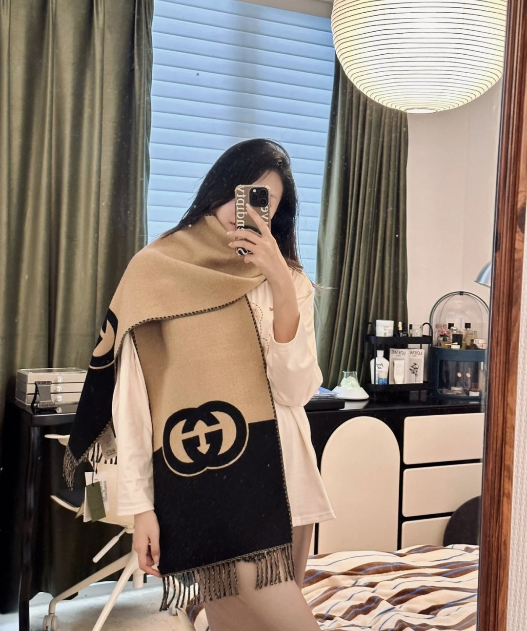 Gucci Black and Beige Fringe Scarf — model