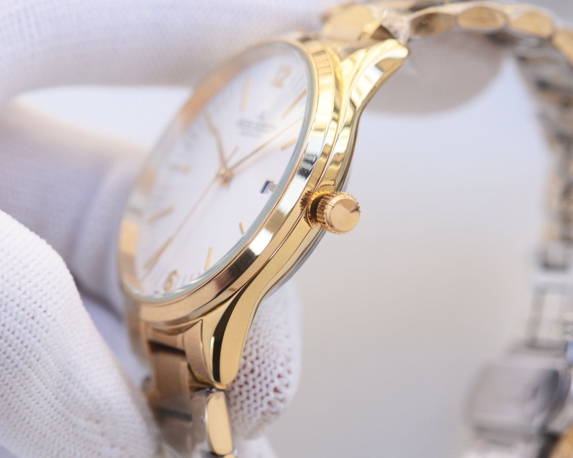 Jaeger-LeCoultre Gold White Dial Bracelet Watch — side