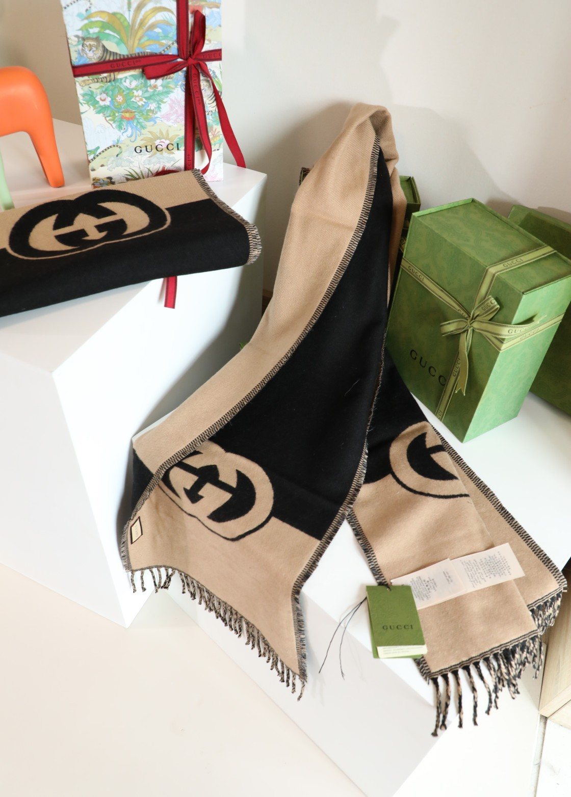 Gucci Black & Camel Beige Fringed Scarf — side