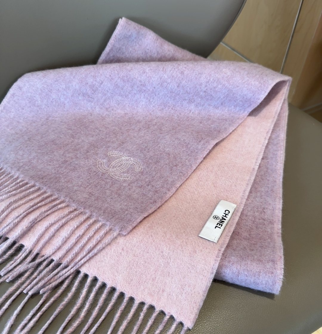 Chanel Two-Tone Fringed Scarf — detail