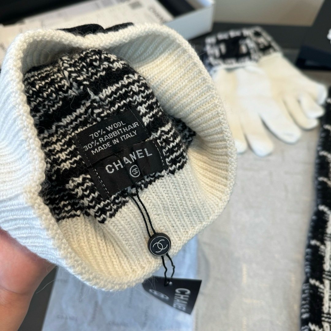 Chanel Black and Ivory Knit Accessory Set — label