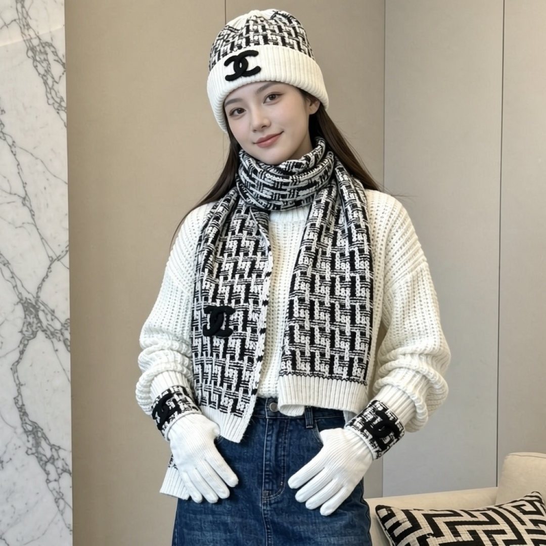 Chanel Black and Ivory Knit Accessory Set — model
