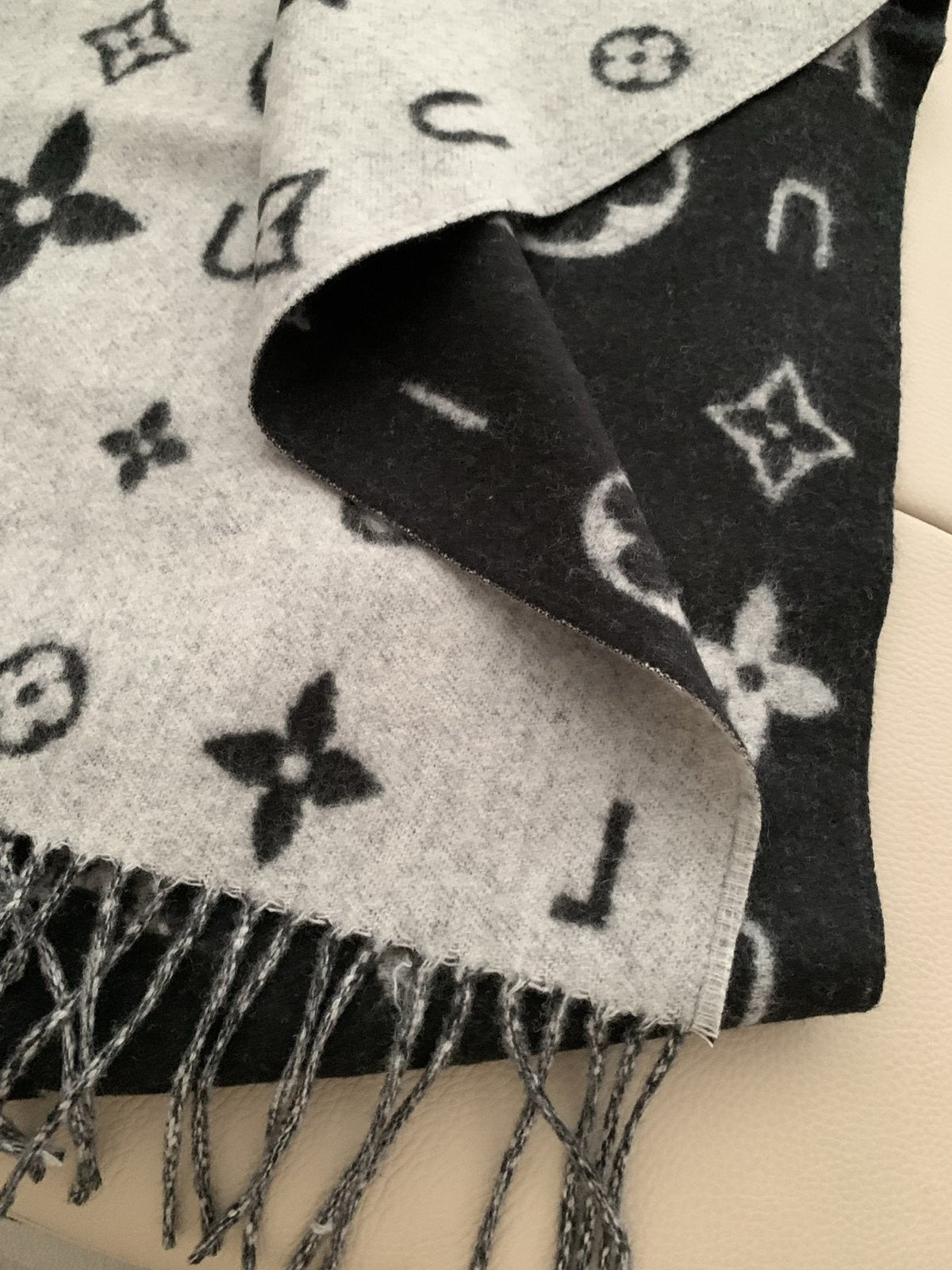 Louis Vuitton Black & Gray Reversible Scarf — detail