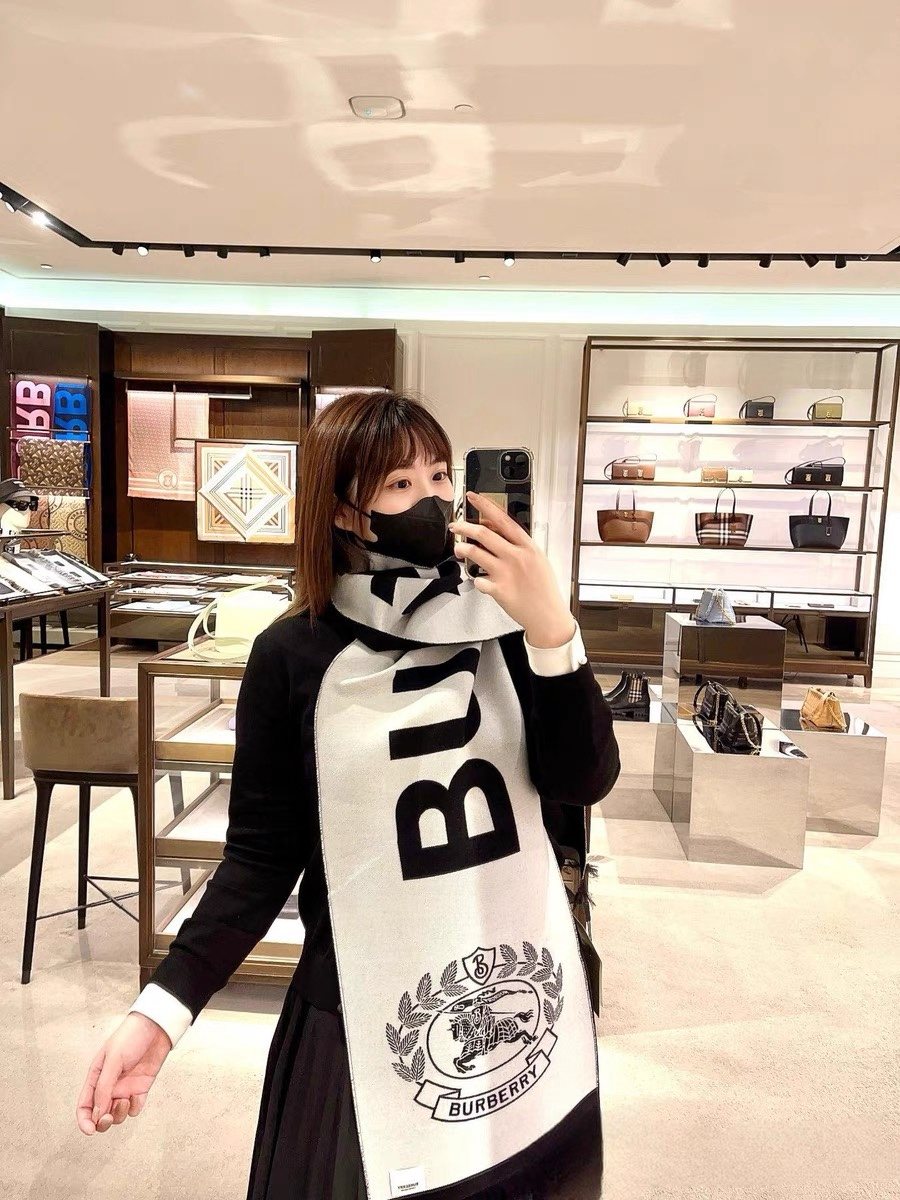 Burberry Black and Ivory Fringed Scarf — model