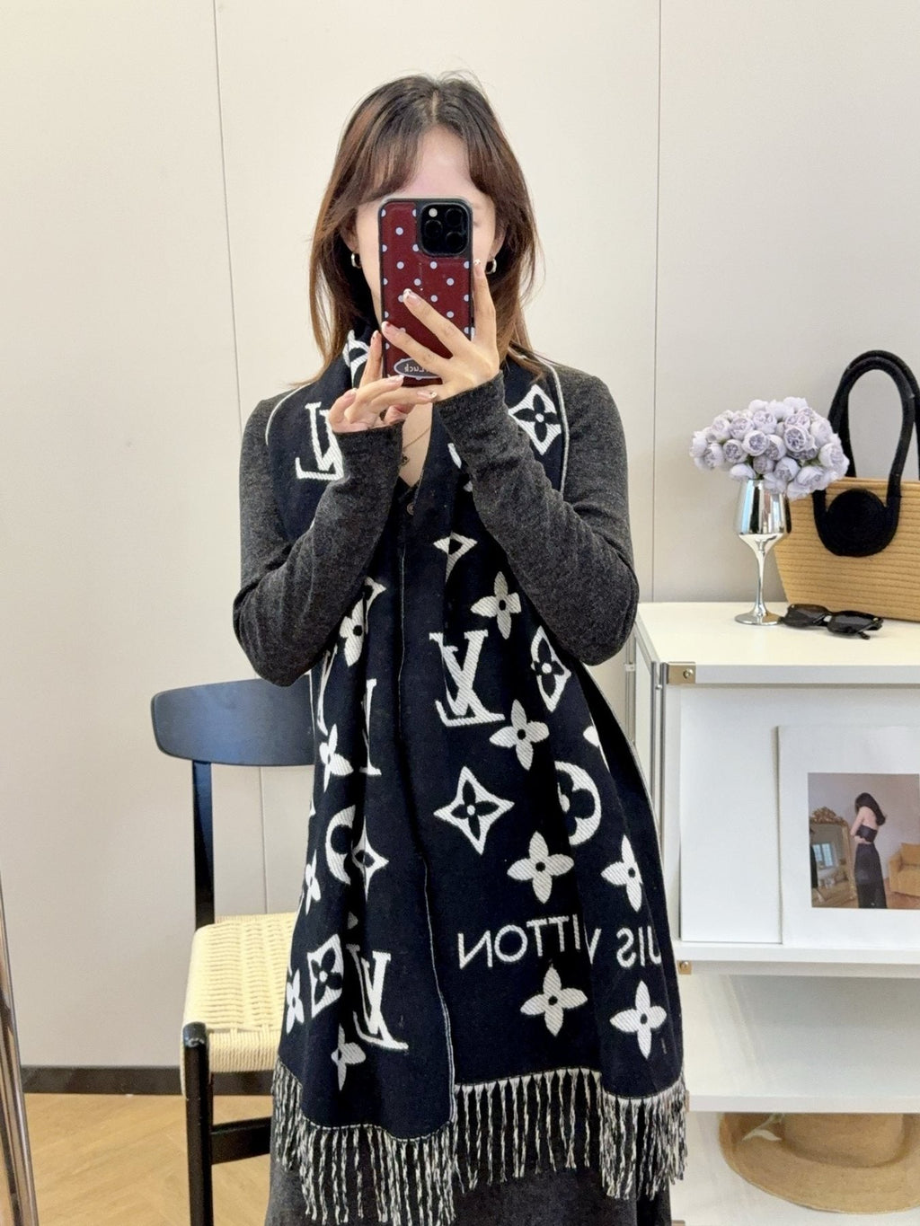 Louis Vuitton Beige & White Fringed Scarf — model