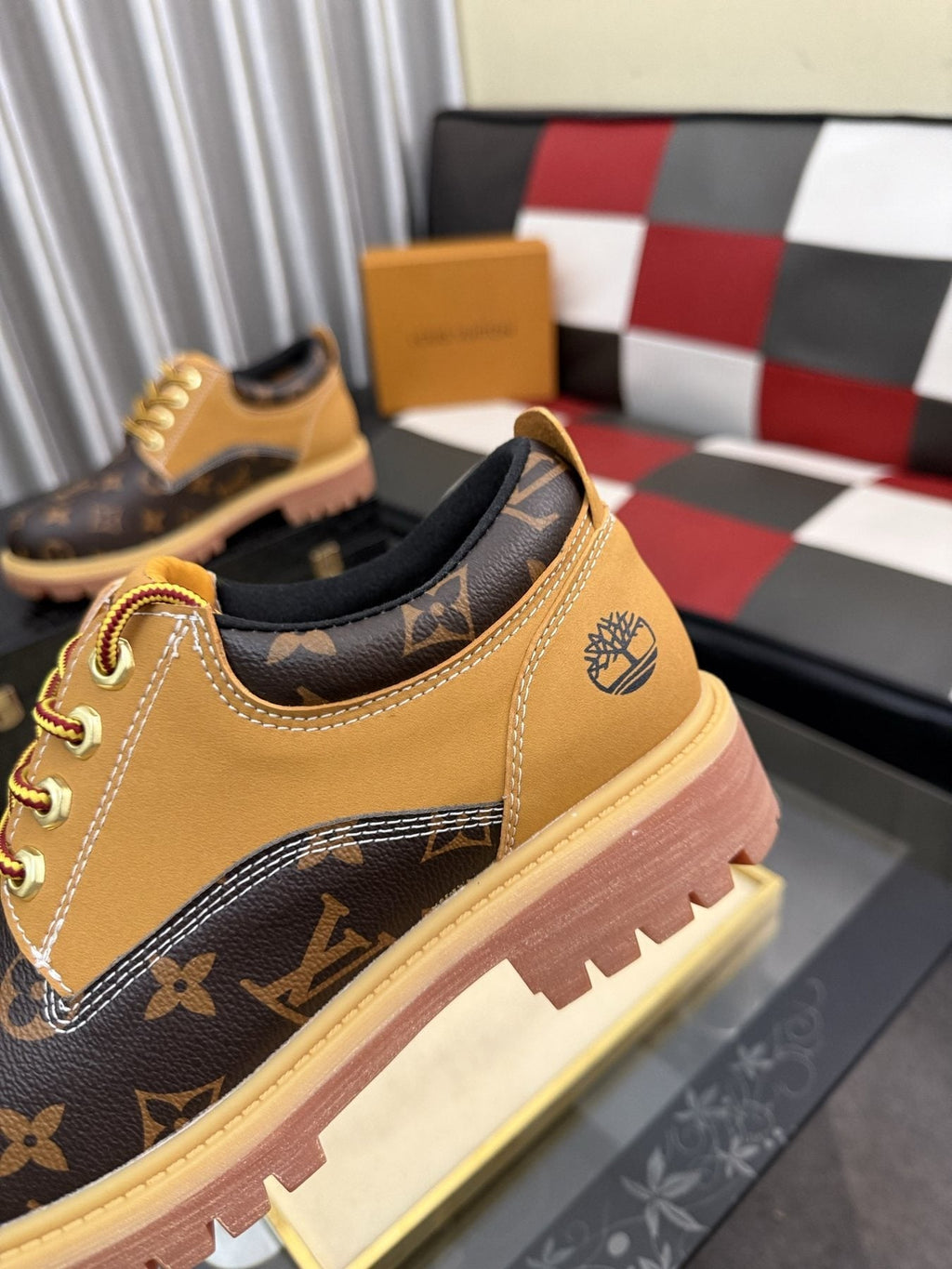 Timberland Tan & Brown Patterned Lace-Up Shoes — detail