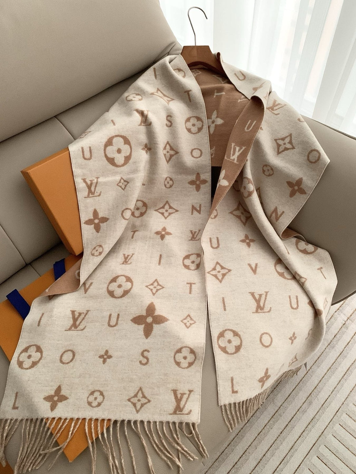 Louis Vuitton Reykjavik 2.0 Monogram Scarf — front