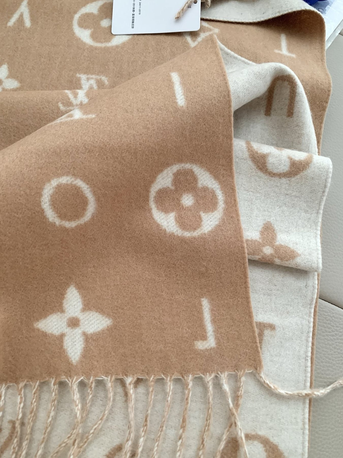 Louis Vuitton Reykjavik 2.0 Monogram Scarf — detail