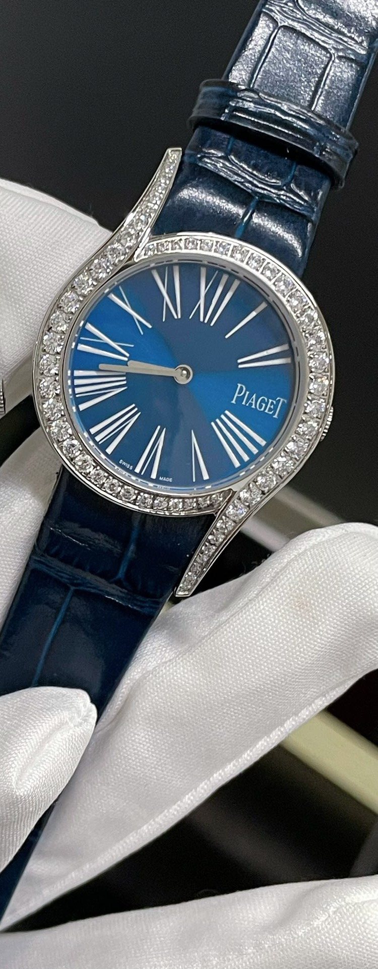 Piaget Blue Dial Stone-Set Bezel Watch — hero