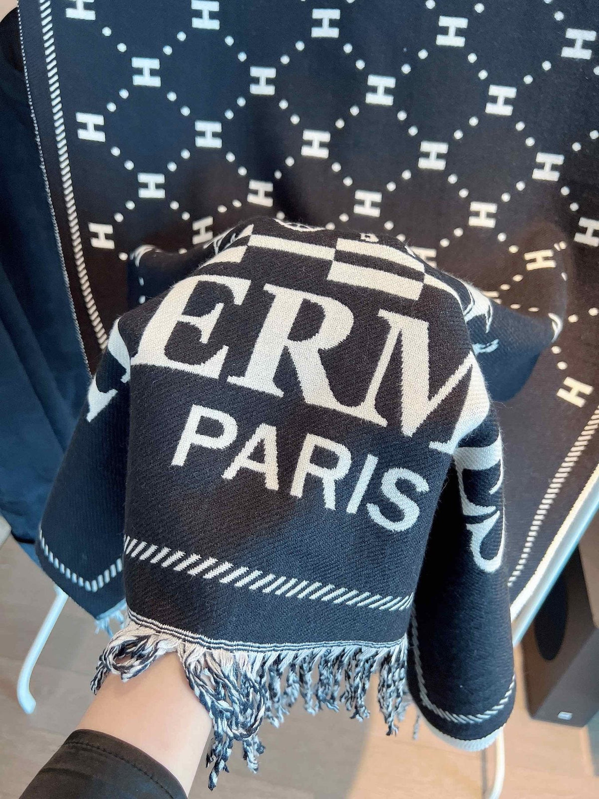 Hermès Geometric Motif Fringed Scarf — detail