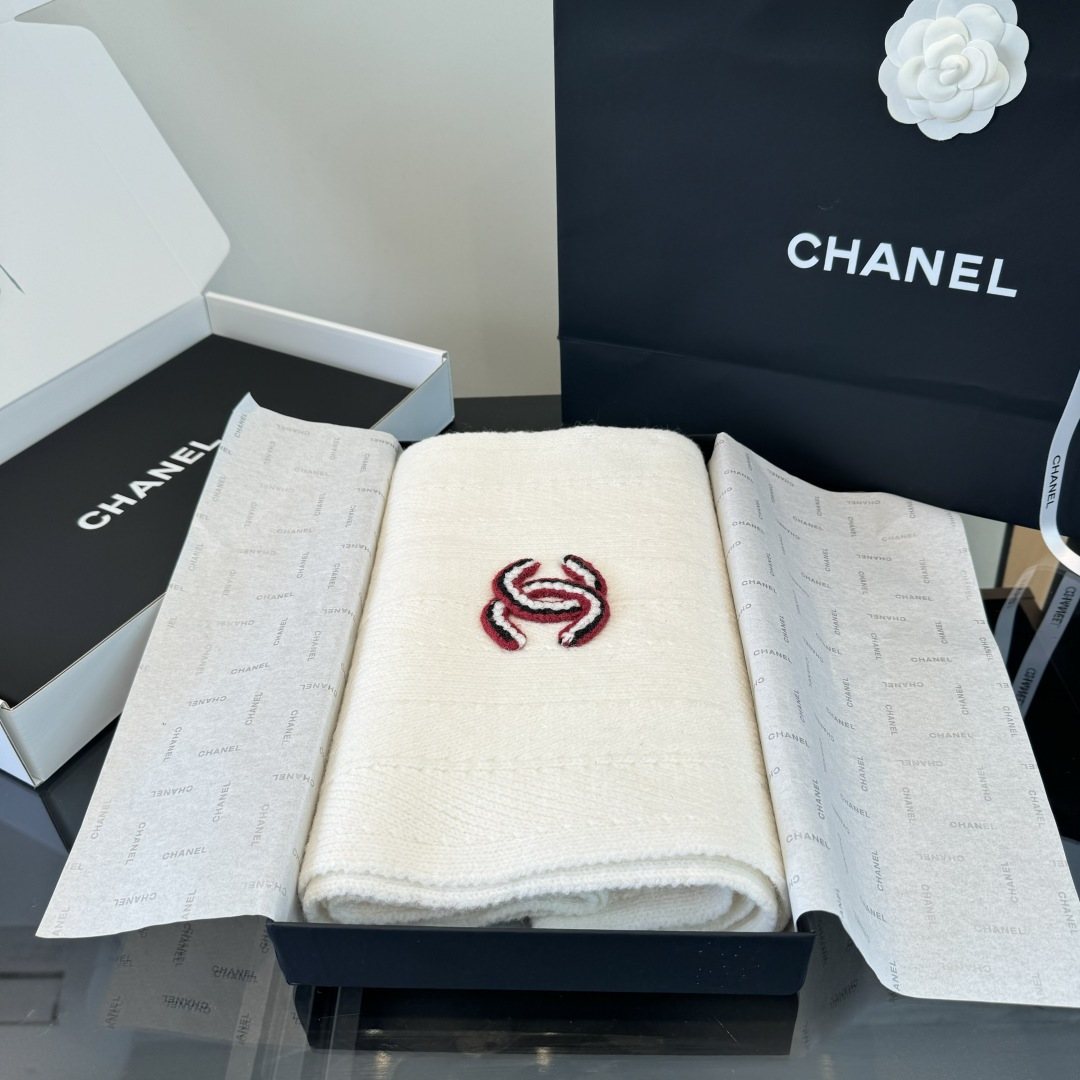 Chanel Logo Trim Knitted Scarf — front