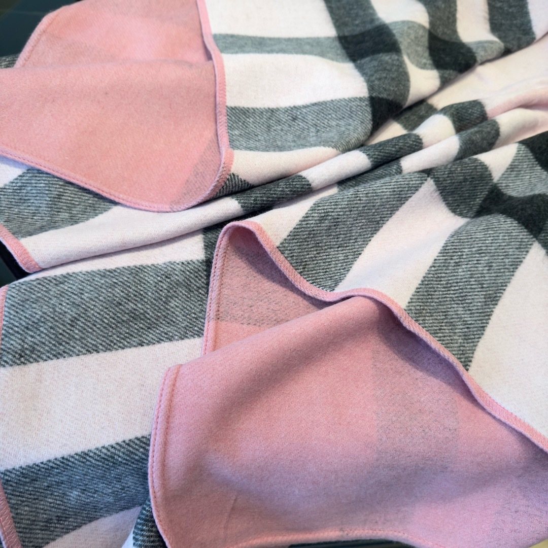 Burberry Reversible Color-Block Poncho — detail