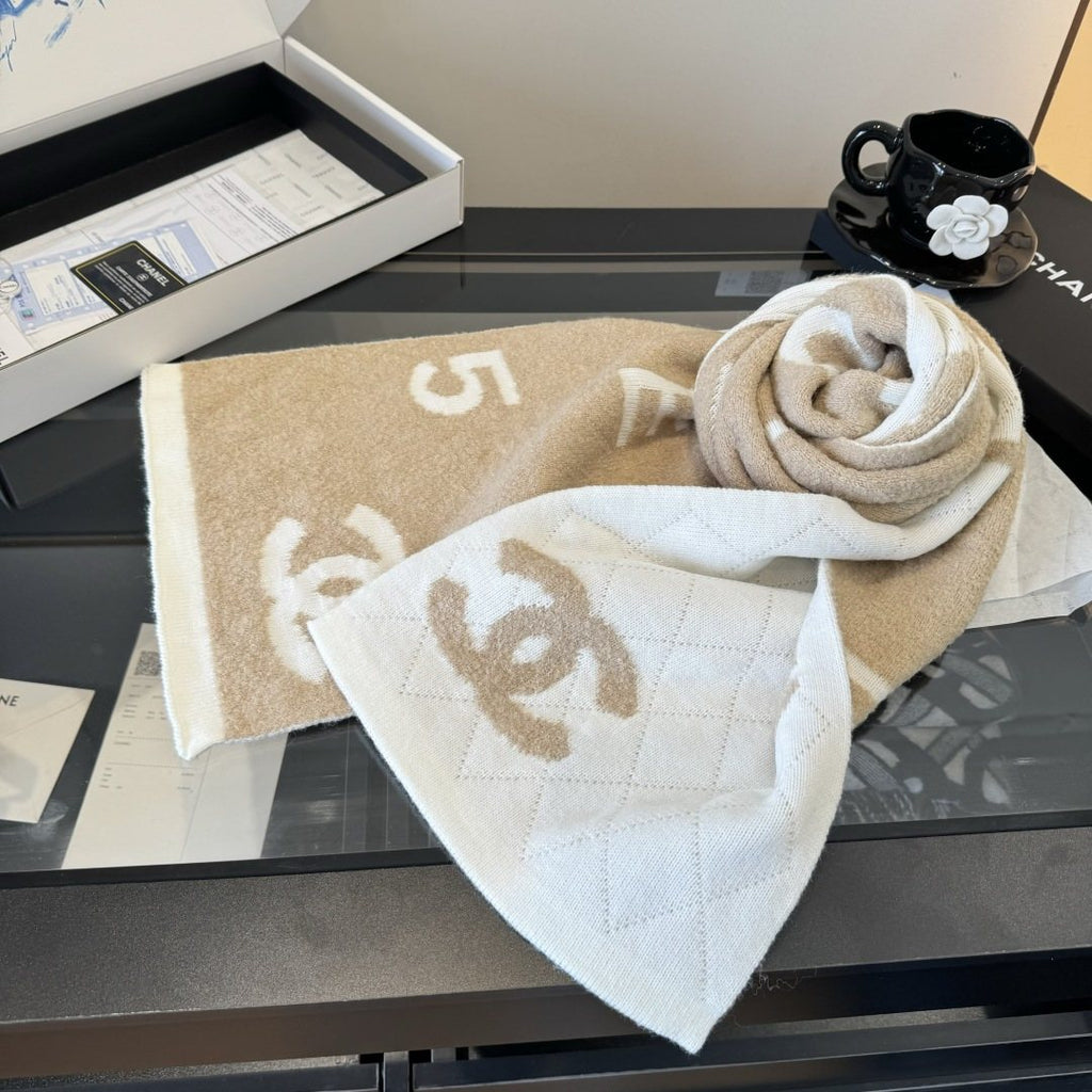 Chanel Logo Motif Knit Scarf — front