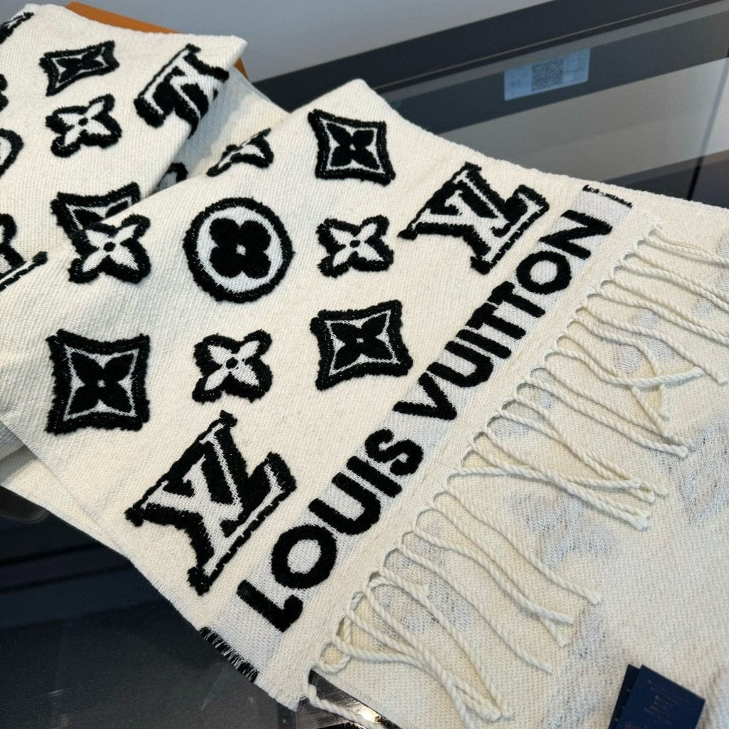 Louis Vuitton Fringed Monogram-Style Scarf — detail