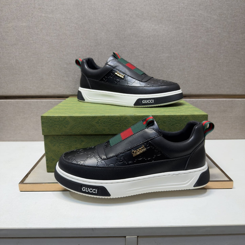 Gucci Green and Red Stripe Low-Top Sneakers — model