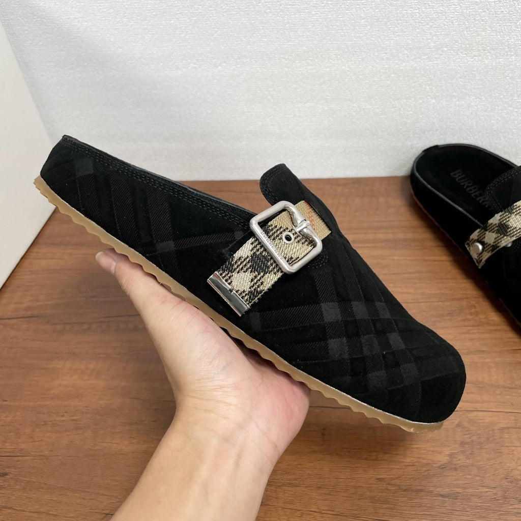 Burberry Men's Patterned Slip-On Sandals — model