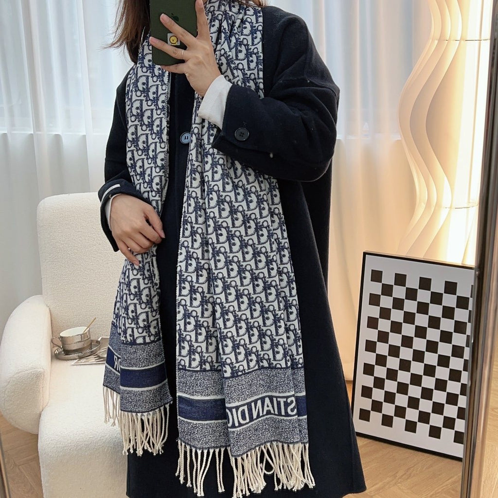 Dior Patterned Fringed Scarf — model