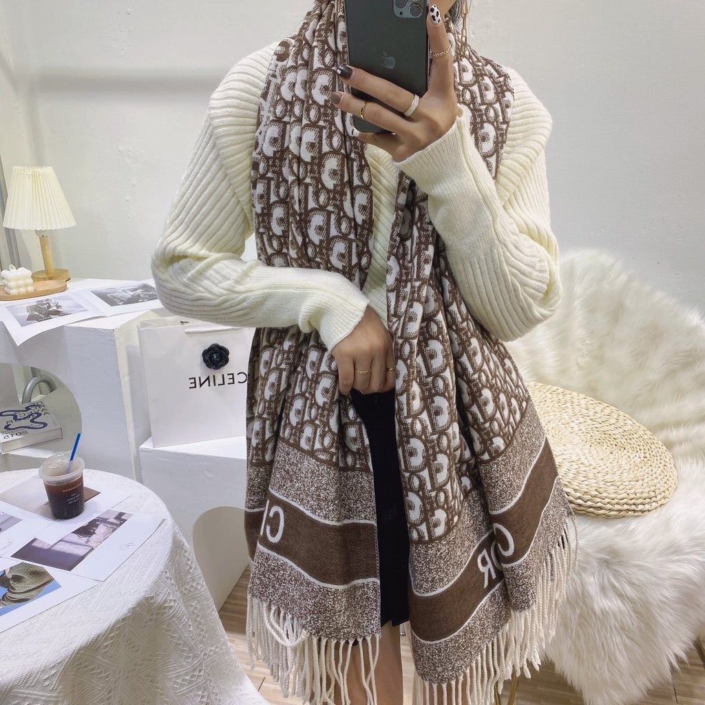 Dior Patterned Fringed Scarf — model