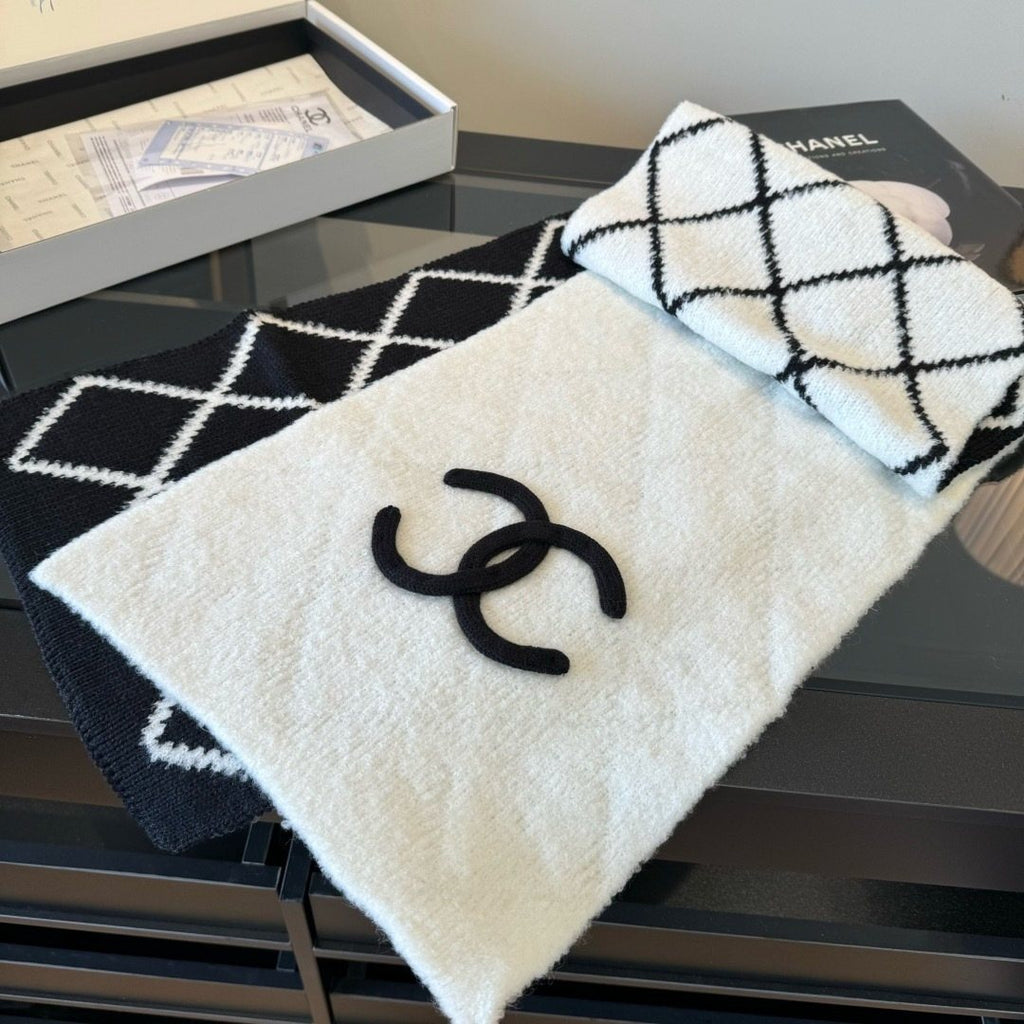 Chanel Ivory & Black Knit Scarf — front