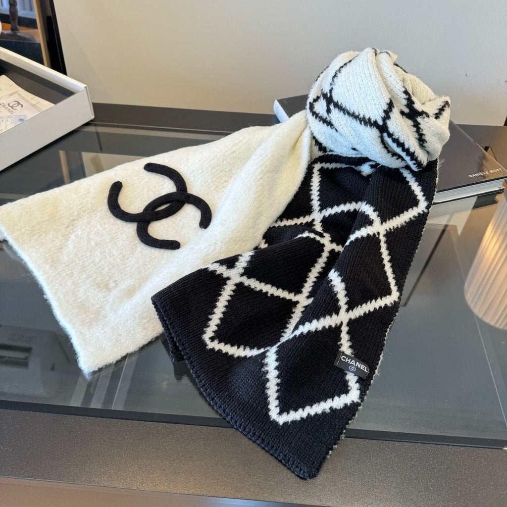 Chanel Ivory & Black Knit Scarf — hero