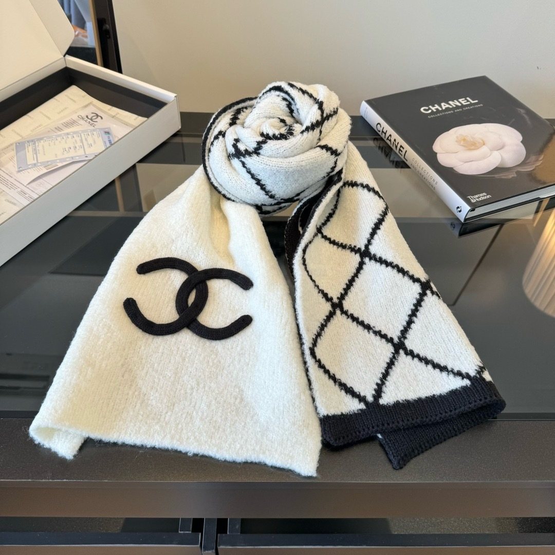 Chanel Black & Ivory Knit Scarf — hero