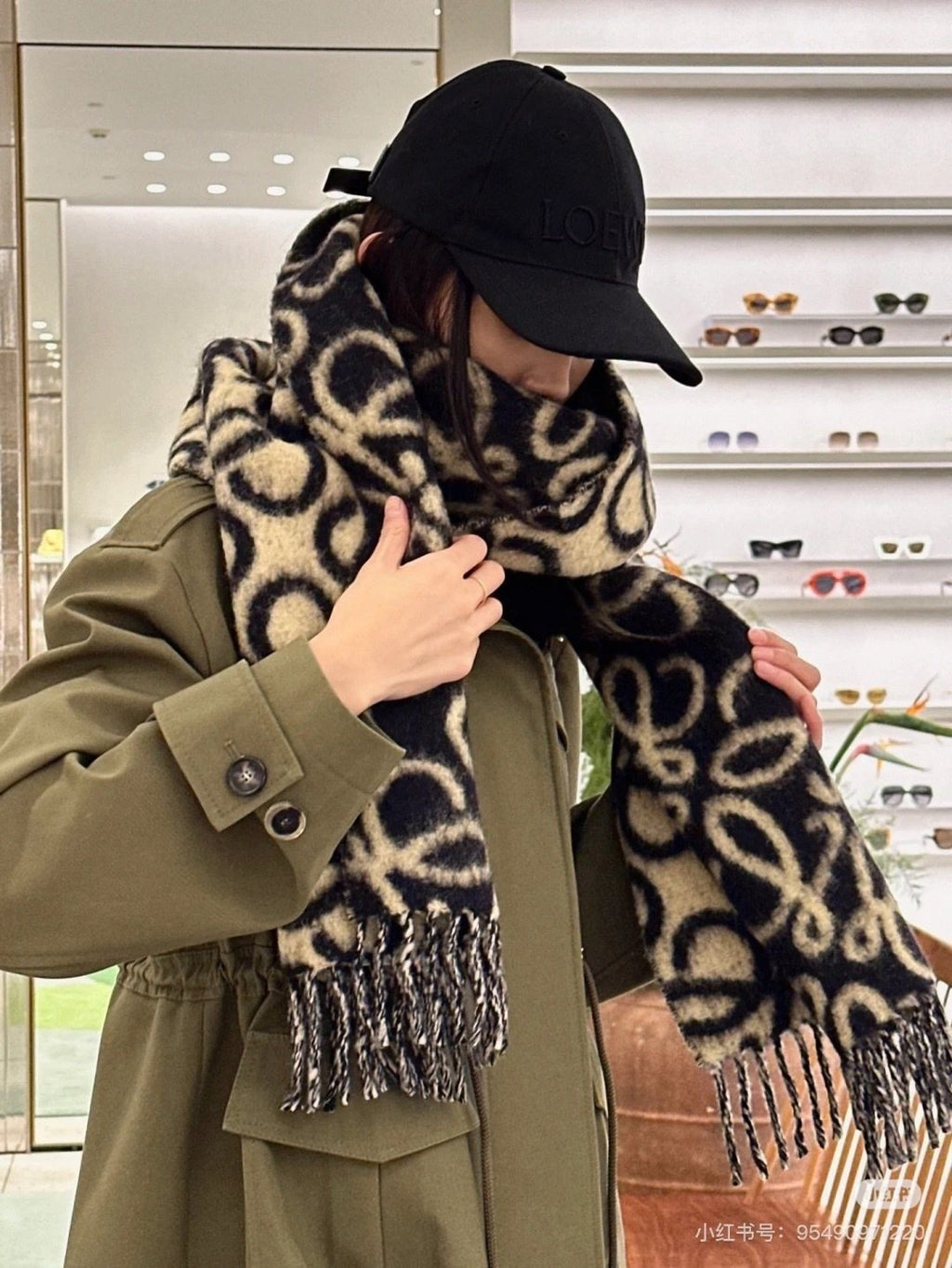 Loewe Loop Motif Fringed Scarf — model
