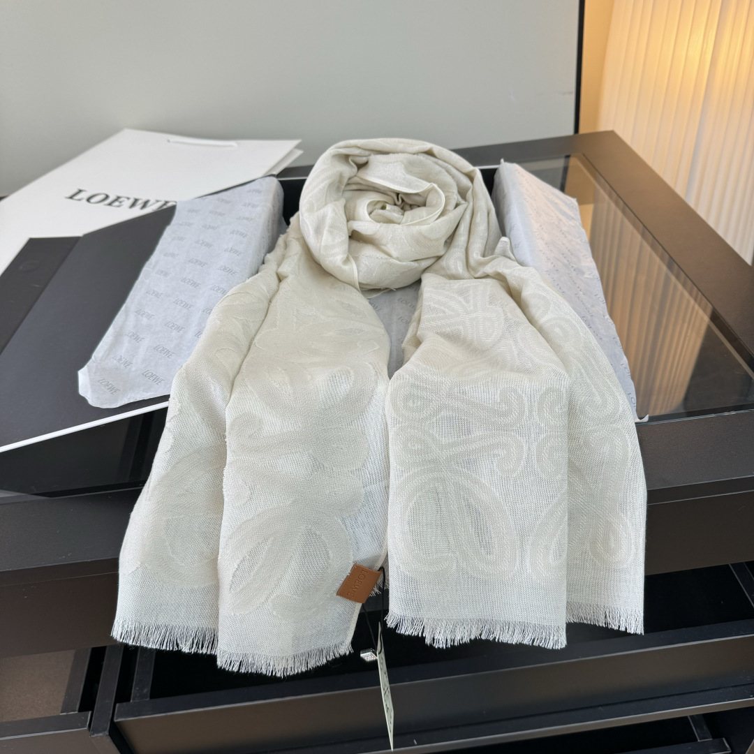 LOEWE Anagram Fringed Scarf — detail