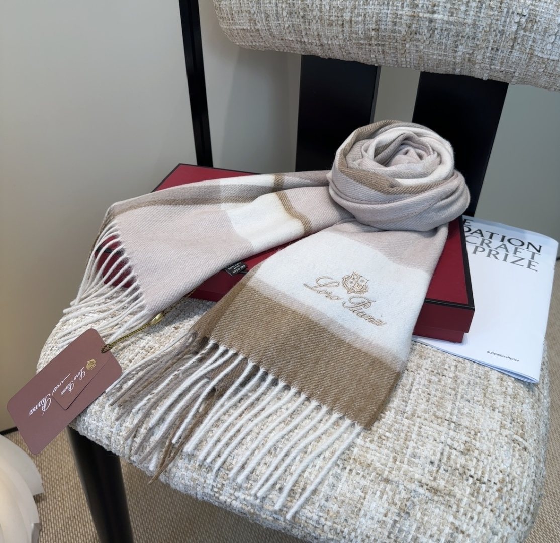 Loro Piana Plaid Fringe Scarf — detail