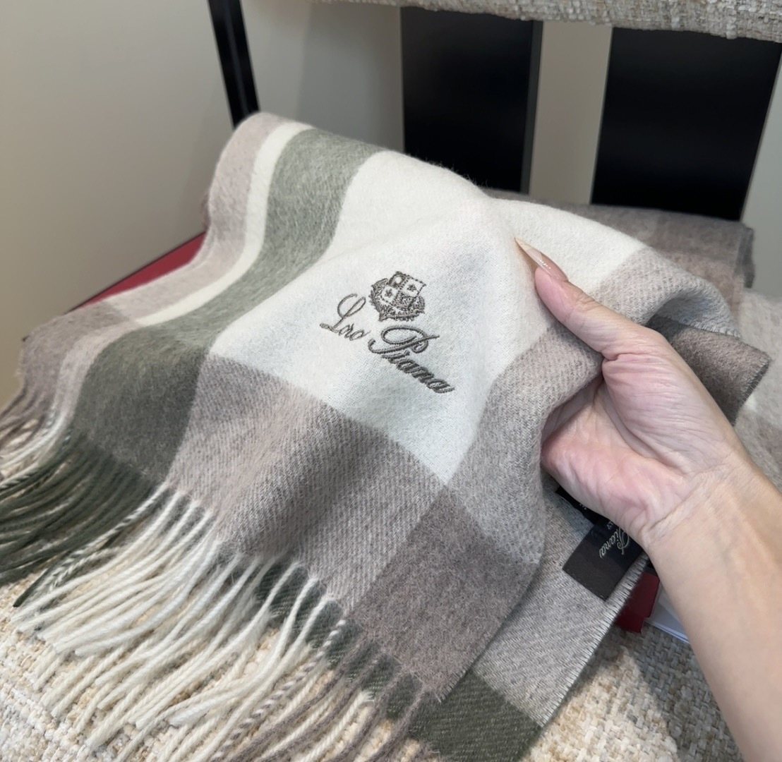 Loro Piana Plaid Fringe Scarf — detail