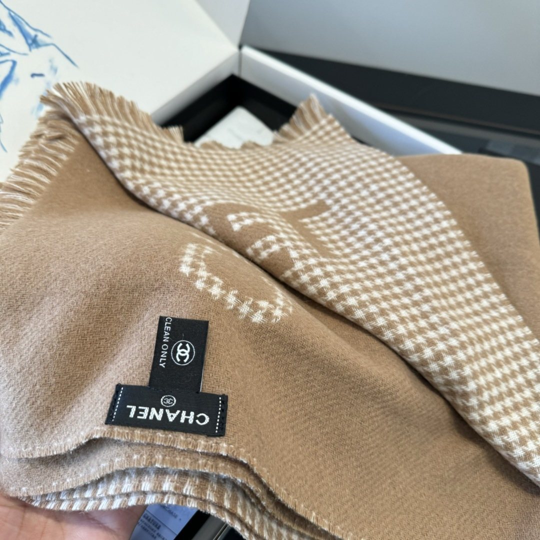 Chanel Houndstooth Fringed Scarf — detail