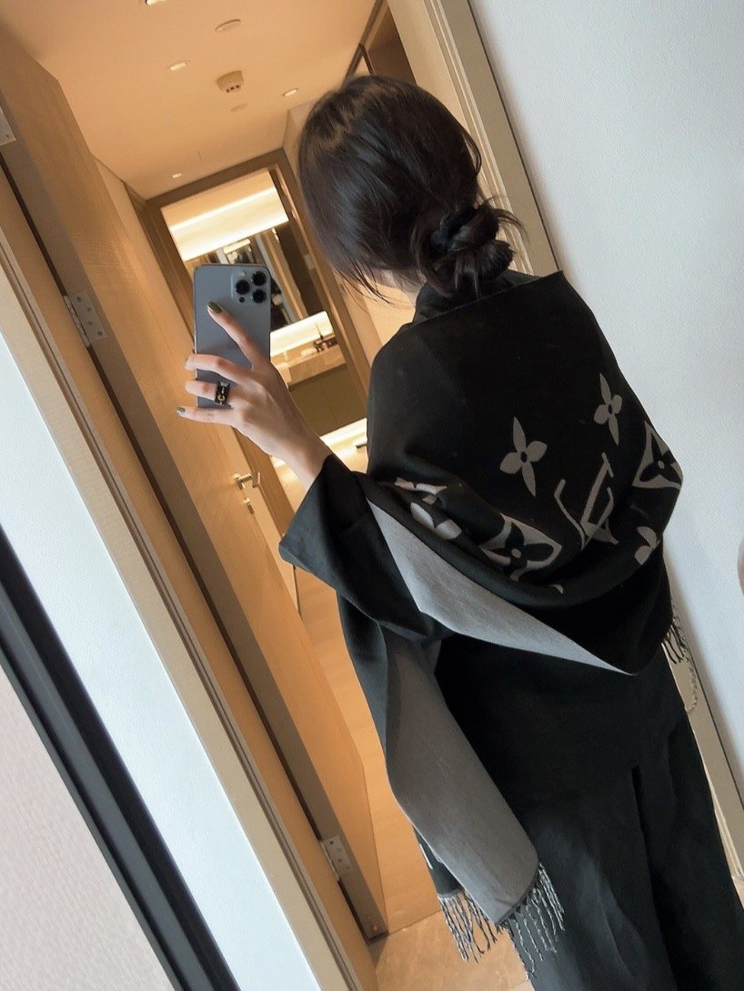 Louis Vuitton Fringed Monogram Scarf Shawl — back