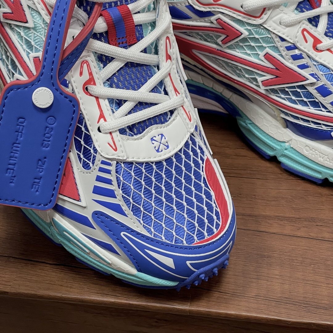 Off-White Layered Running Shoes — detail