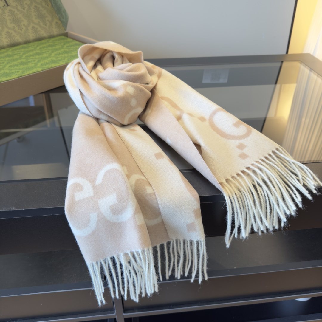 Gucci Fringed Interlocking Motif Scarf — hero