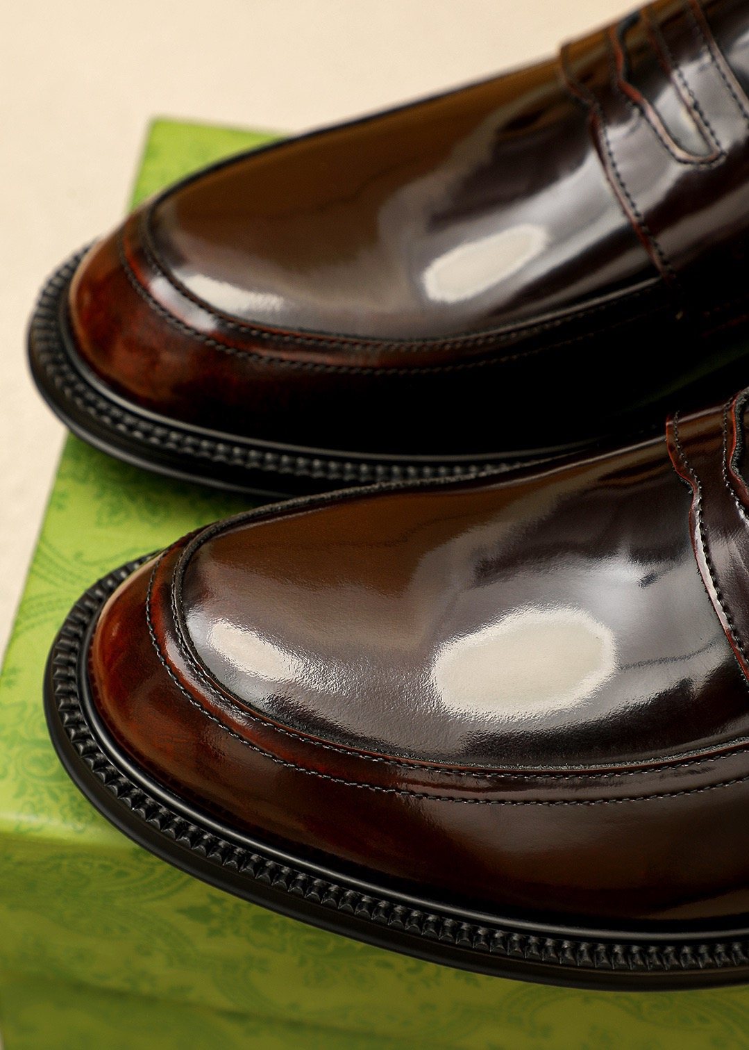 GUCCI Glossy Strap Loafers — detail