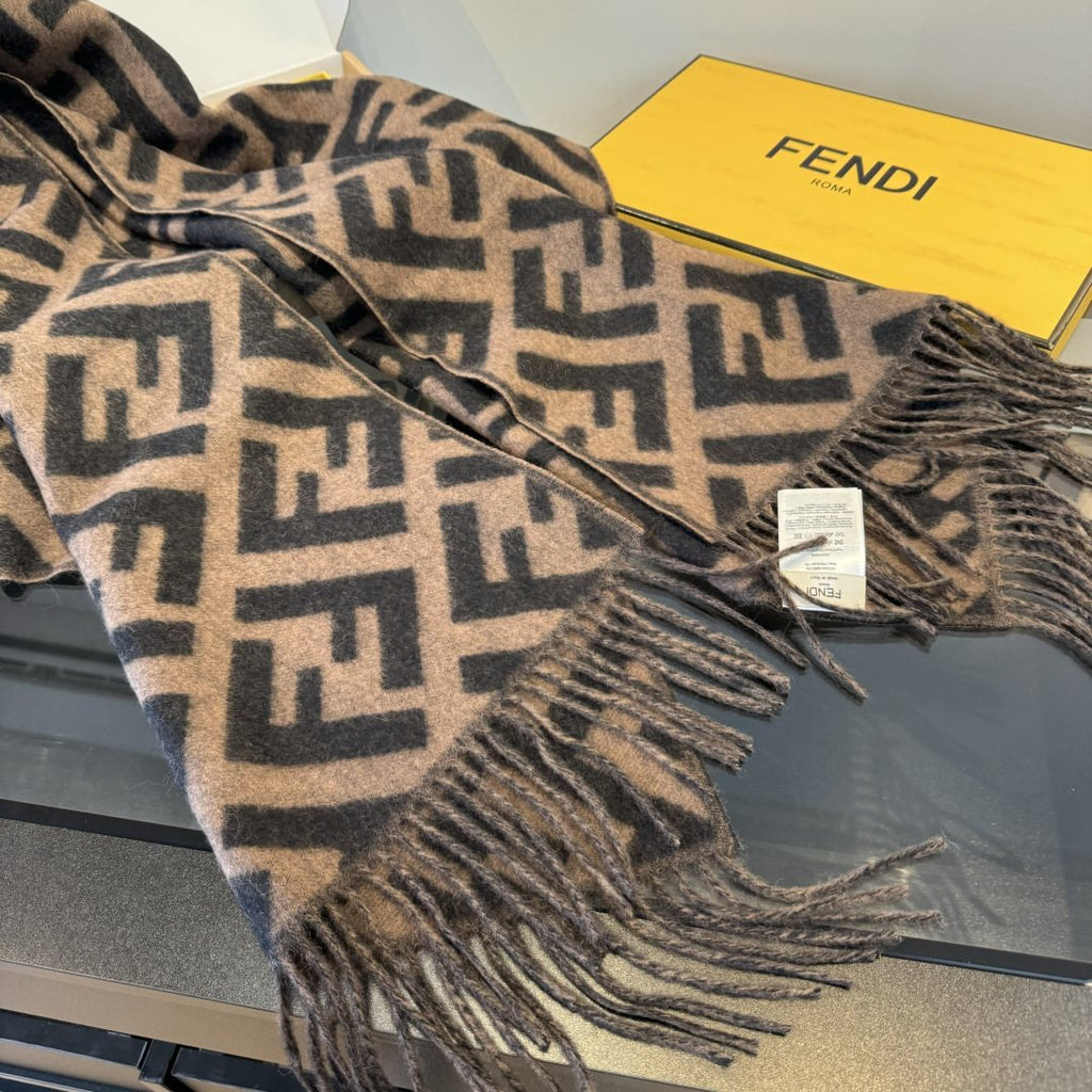 Fendi Geometric Fringed Scarf — detail