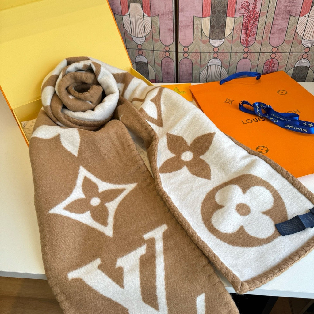 Louis Vuitton Oversized Monogram Fashion Scarf — detail