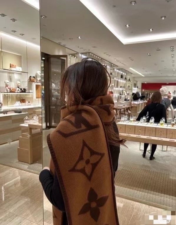 Louis Vuitton Oversized Monogram Fashion Scarf — model