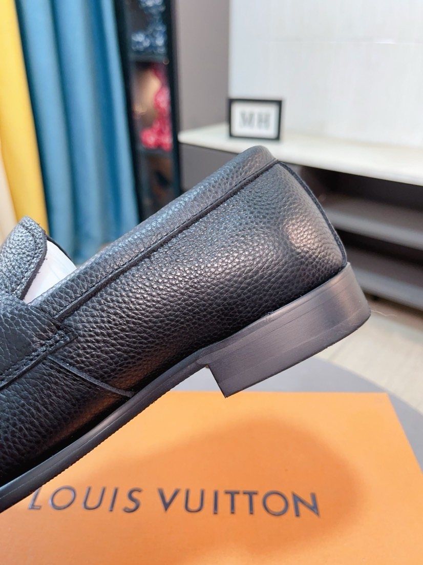Louis Vuitton Textured Bit Loafers — detail