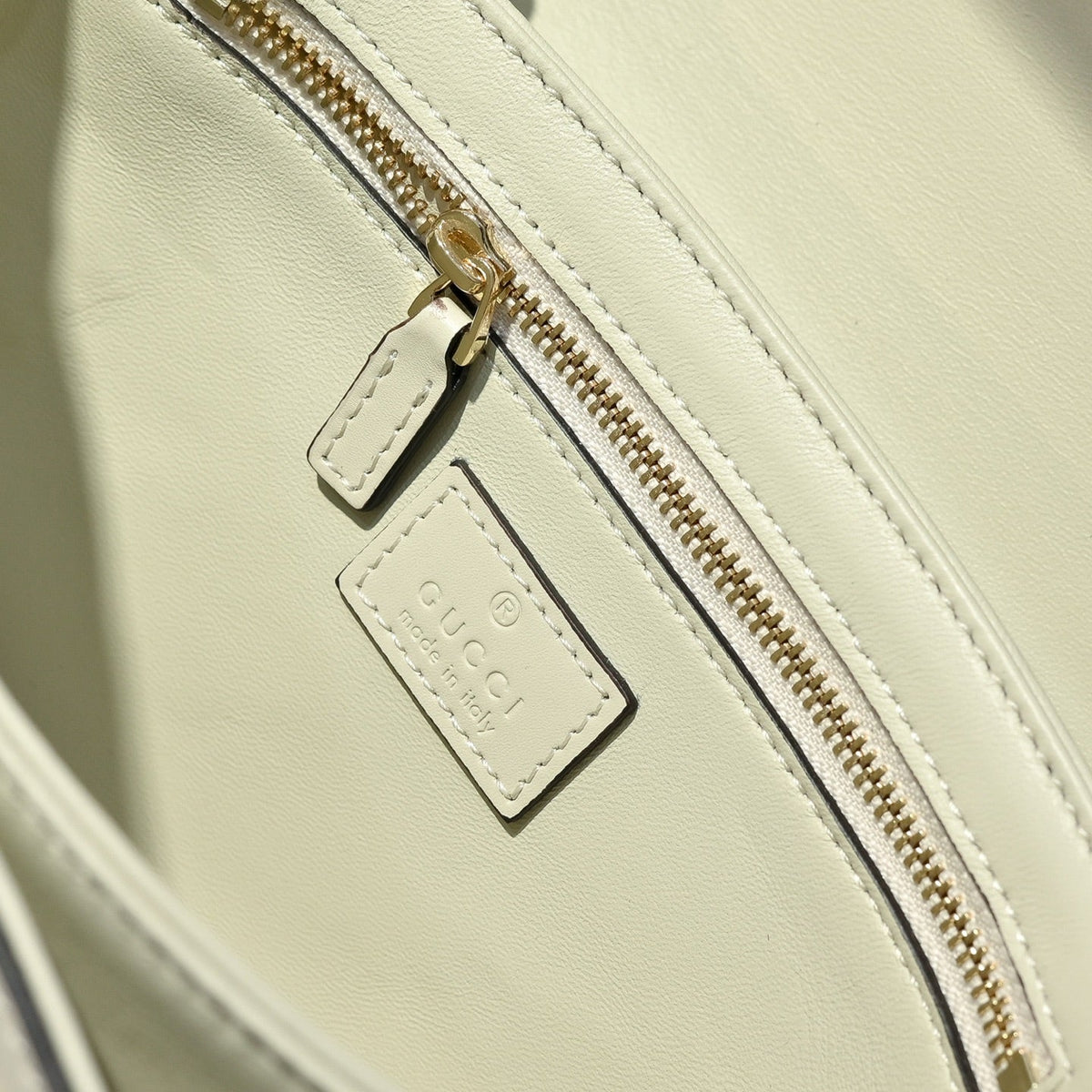 Gucci Sienna Shoulder Bag – 846705