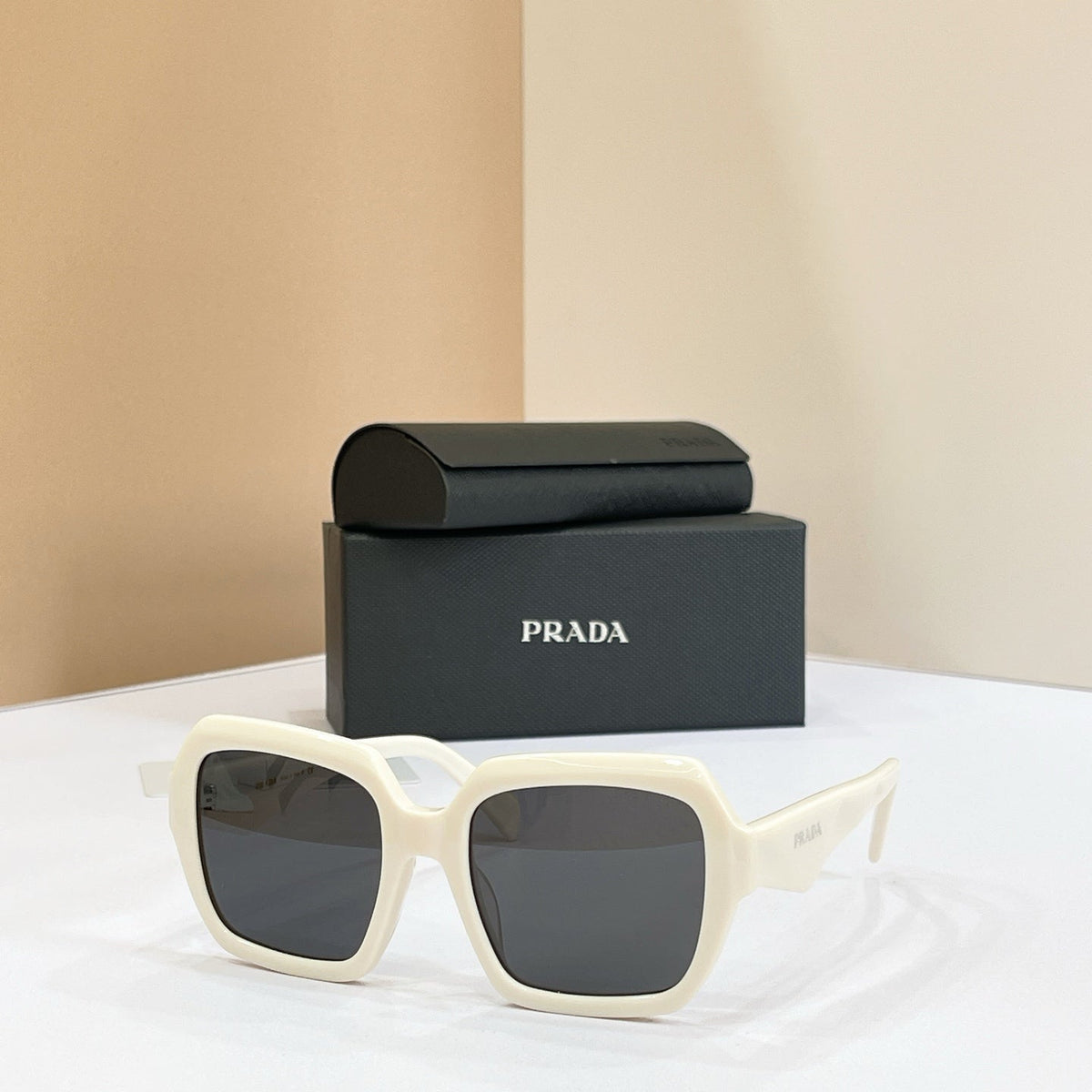 Prada Sunglasses – SPR28Z