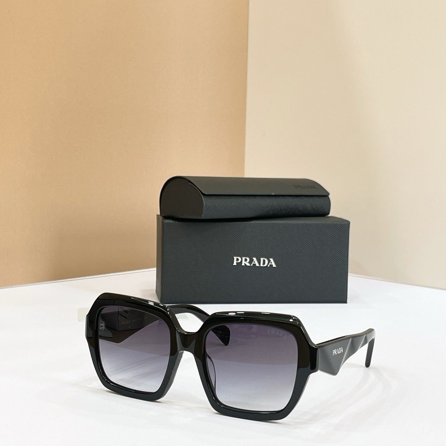 Prada Sunglasses – SPR28Z