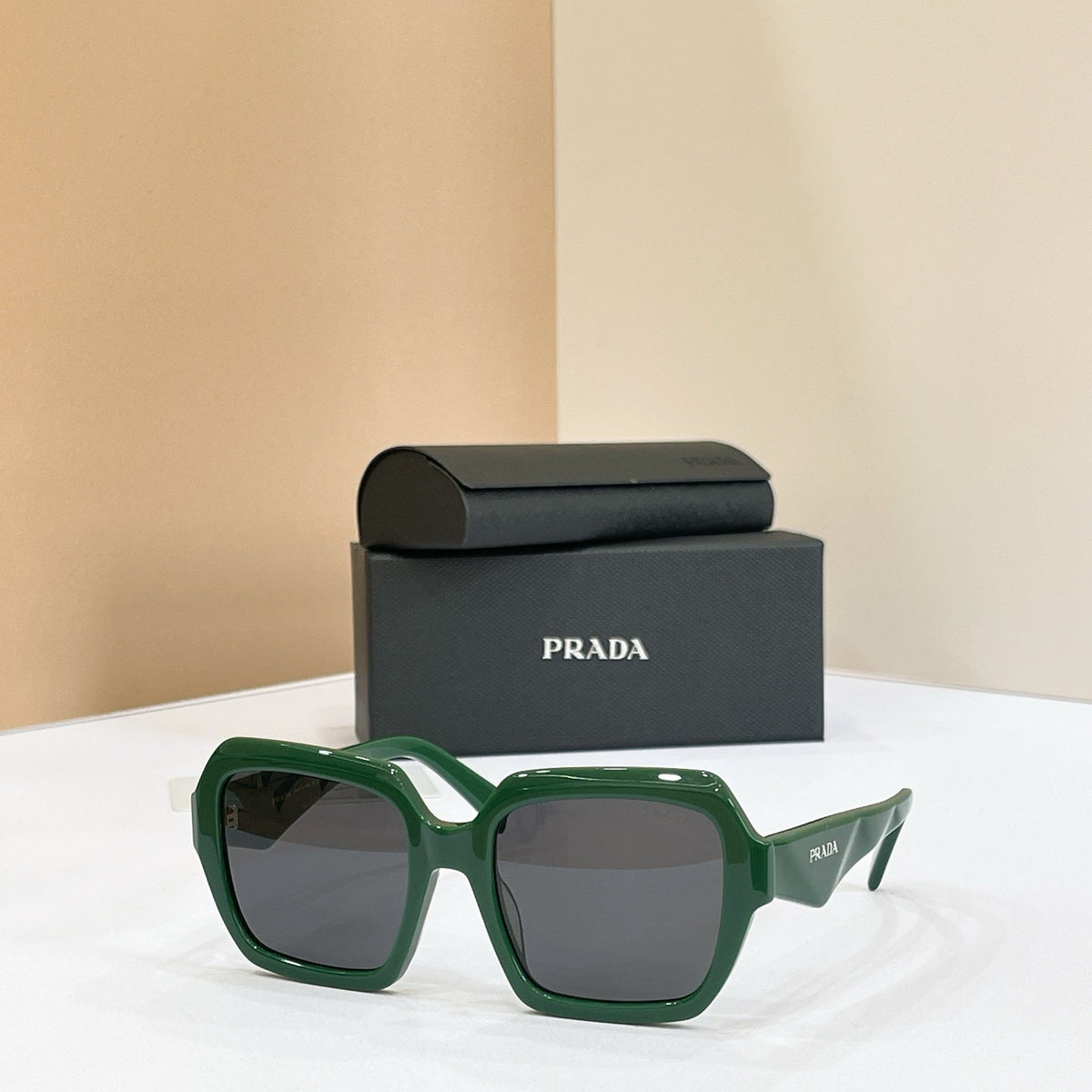Prada Sunglasses – SPR28Z