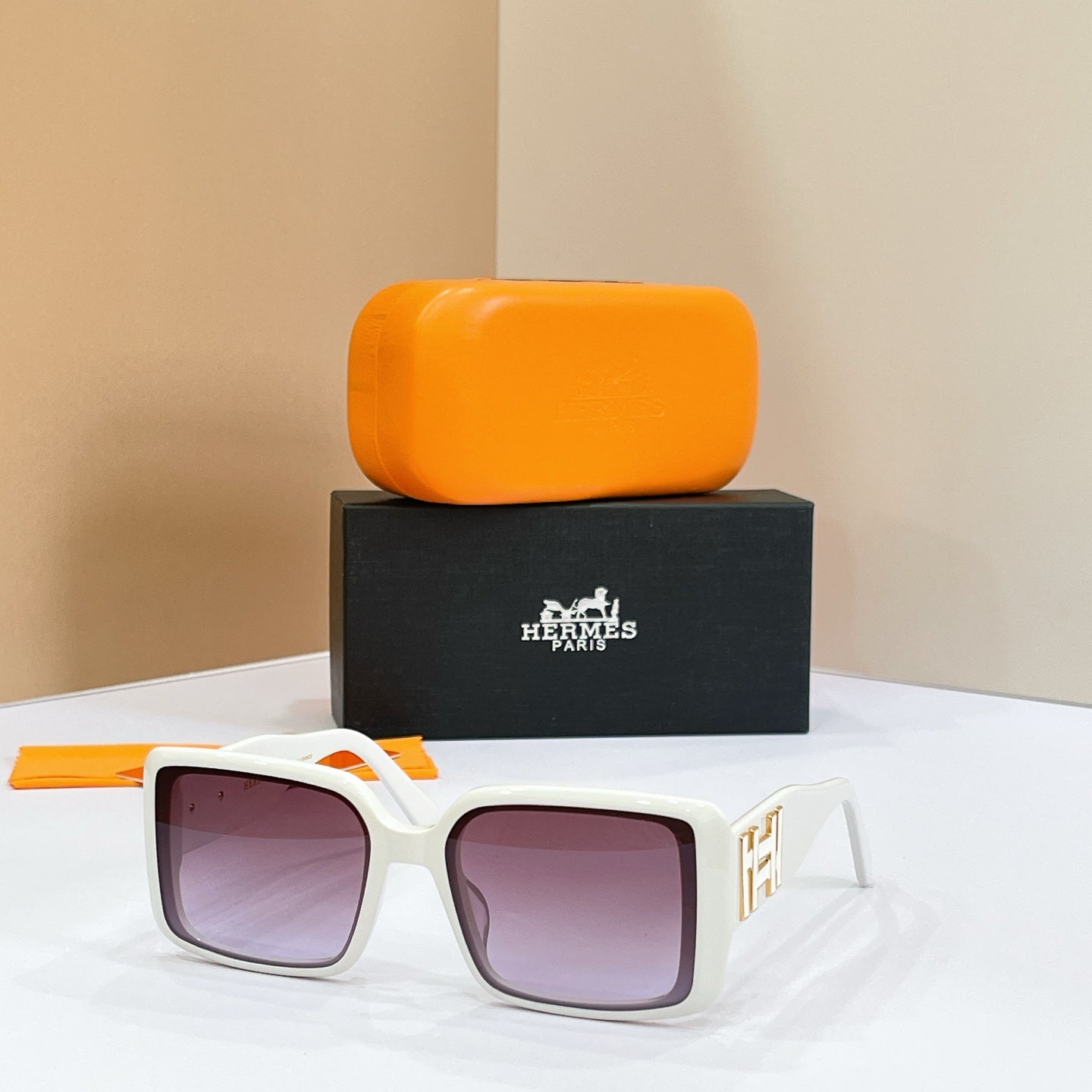 Hermès Sunglasses – 9713