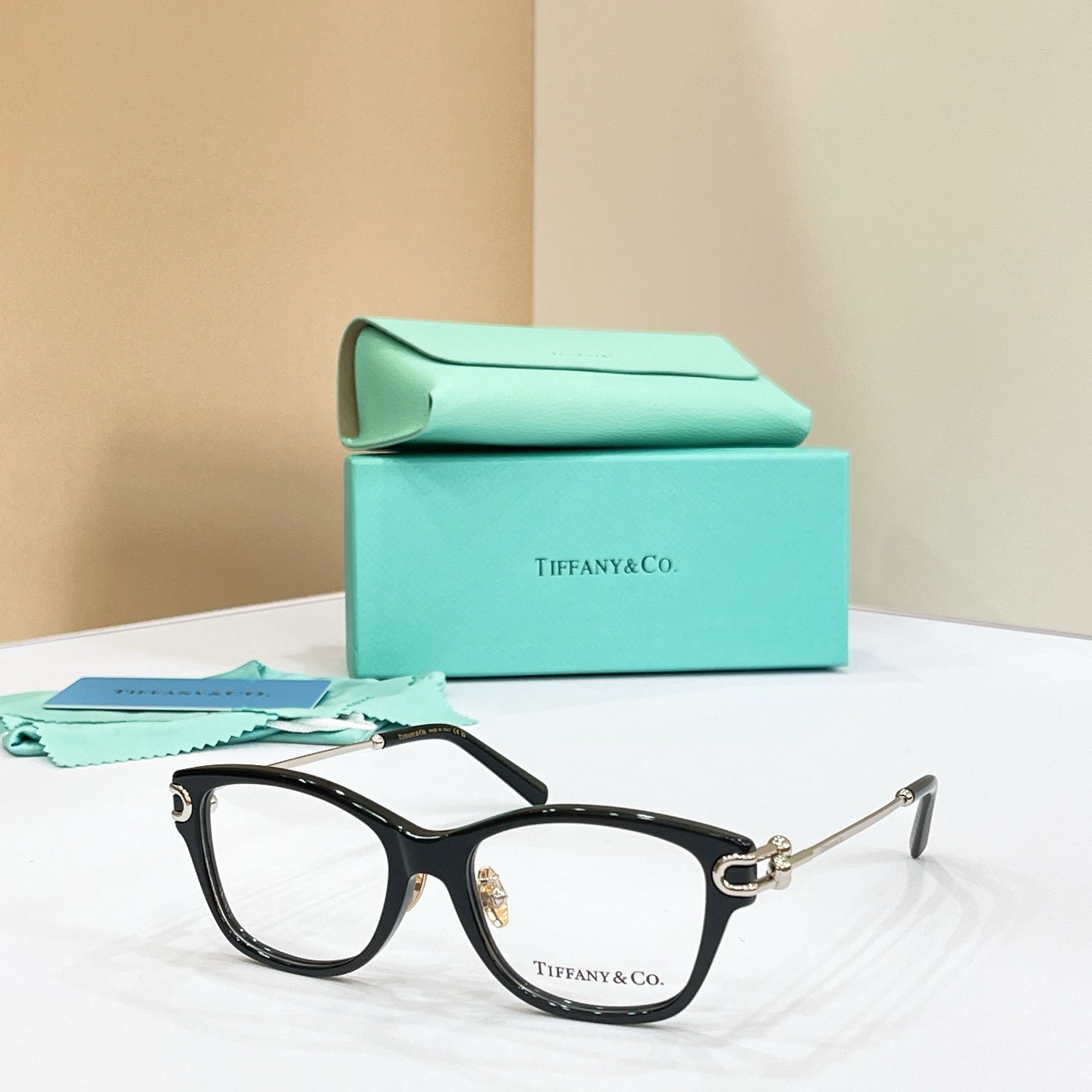 Tiffany & Co. Sunglasses – OTF 2266F